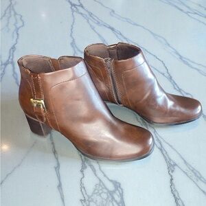 Vintage Covington chocolate brown ankle boots block heel Chunky size 8.5